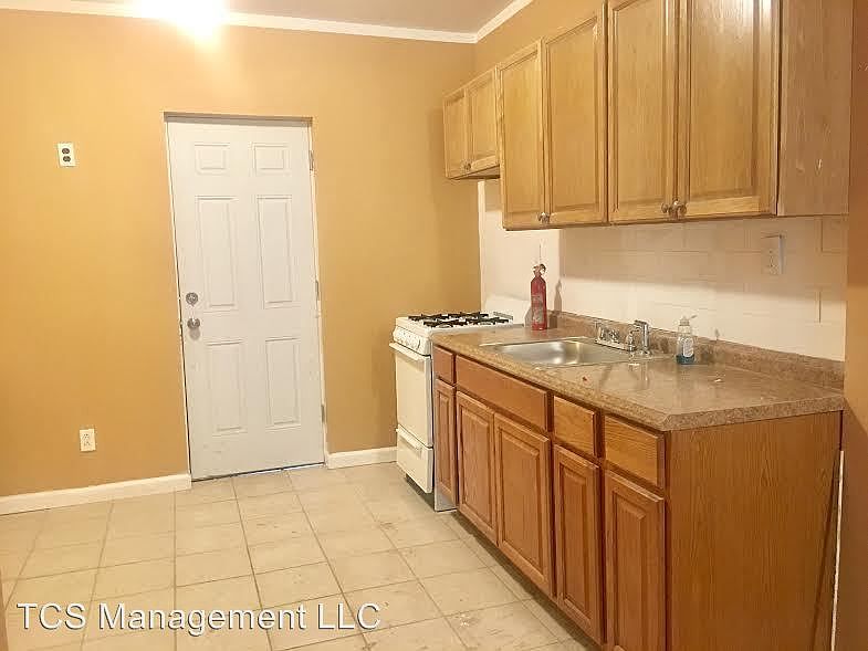 1st image of 5352 Glenmore Ave