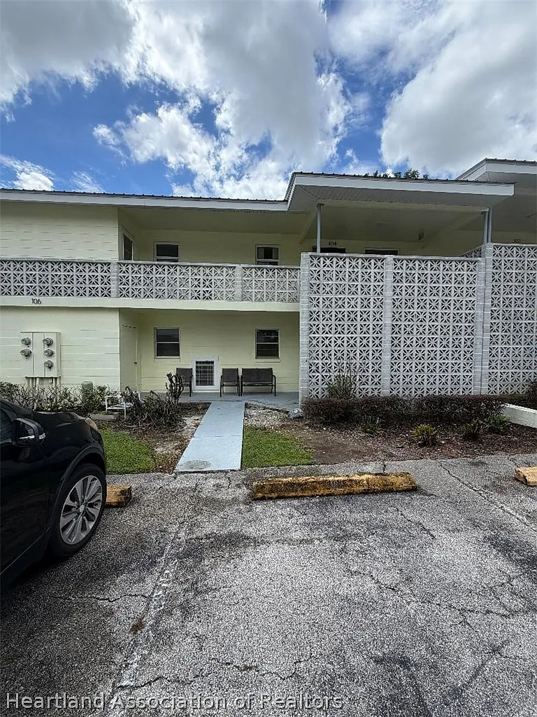 2 bed, 2.0 bath, 1064 sqft, $1,100 — Photo 1