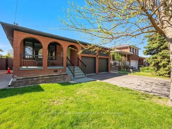 19 Hamer Blvd, Toronto, ON M9R 4A8