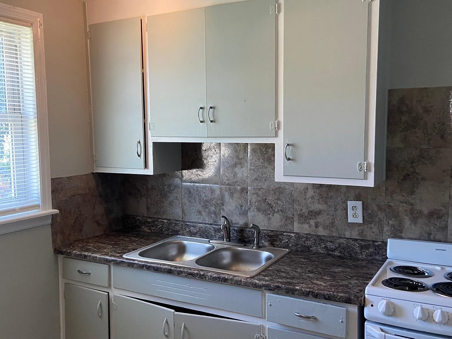 1 bed, 580 sqft, $1,000 — Photo 4