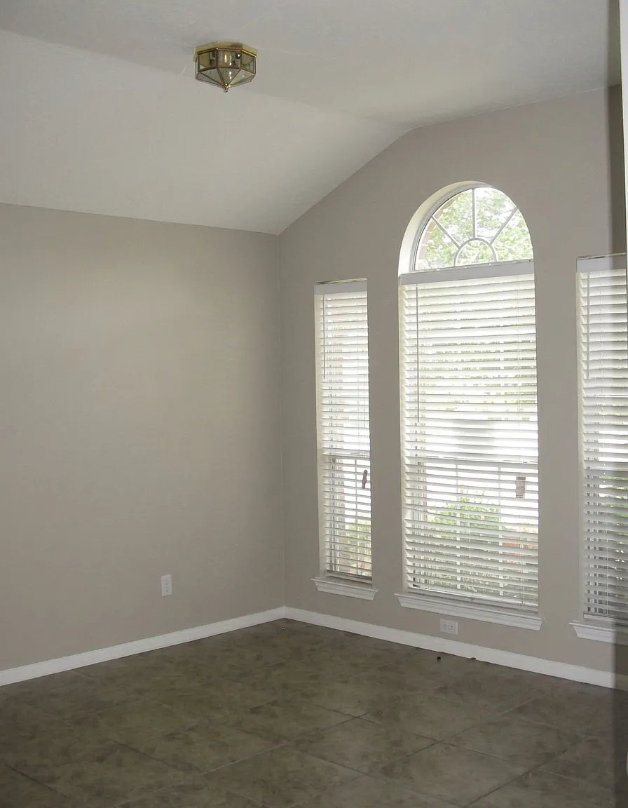 3 bed, 1490 sqft, $1,650 — Photo 3
