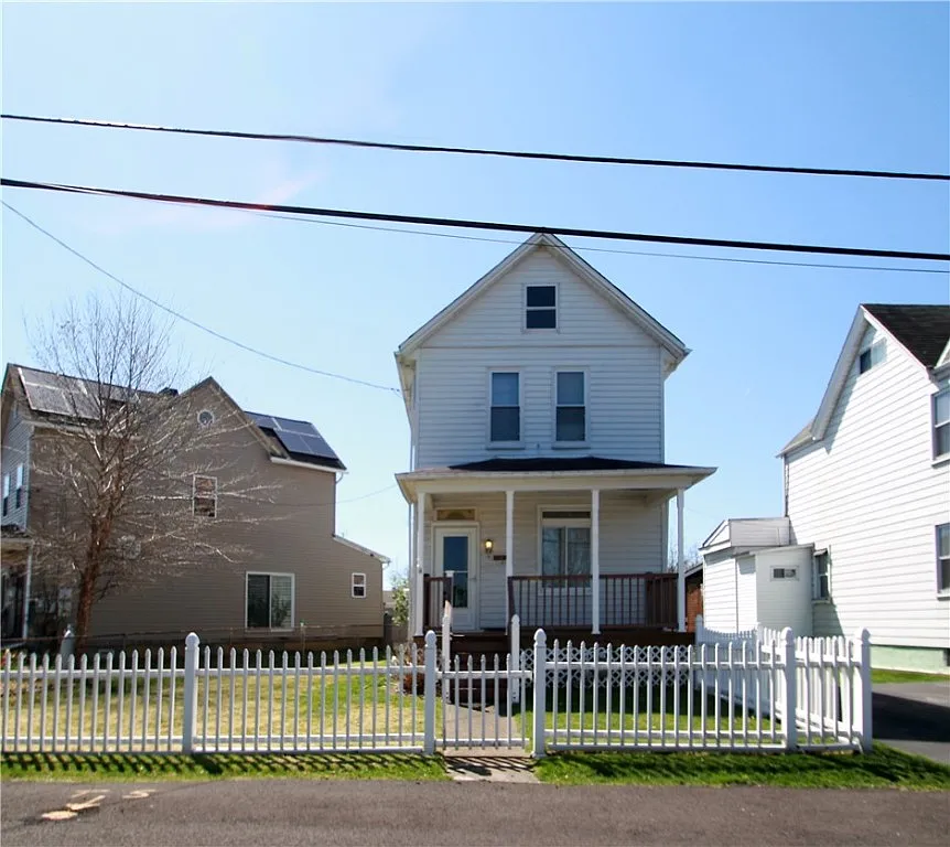 1140 Stock St photo 1