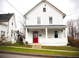 12 Elbow St, Malone, NY 12953