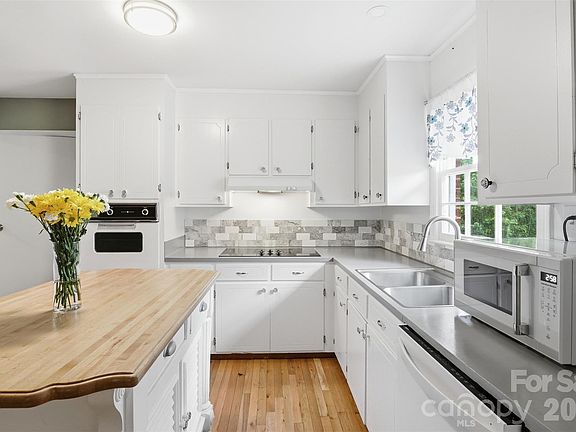 4th image of 2848 Walter Dr NW