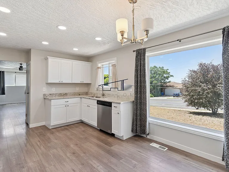 3134 N 450 E — Photo 7