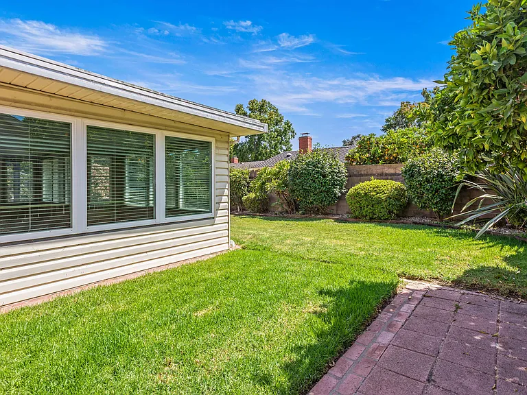 6221 Marlborough Dr — Photo 23