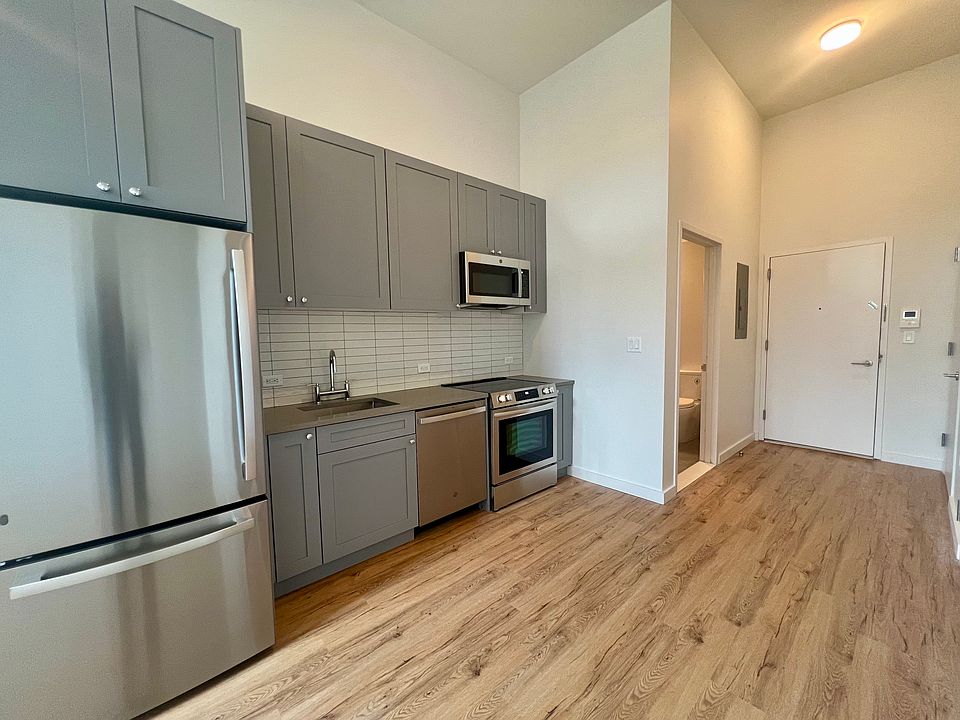 1st image of 991 Saint Johns Pl #2J