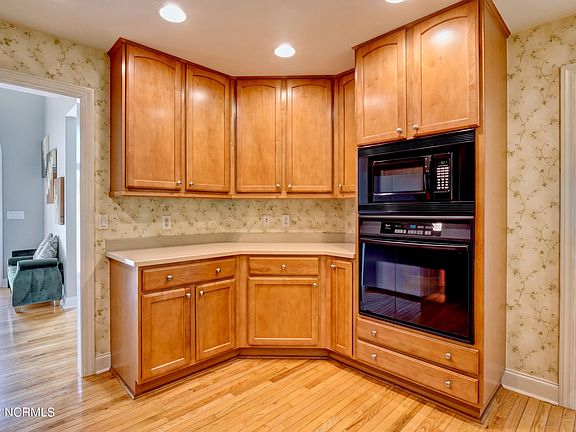 3rd image of 212 Estuary Ct
