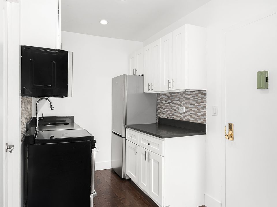 2nd image of 1156 2nd Ave #4NW
