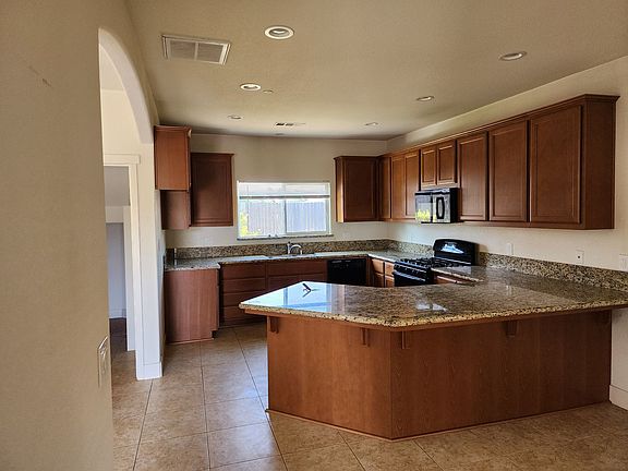 3rd image of 1321 Kaya Dr