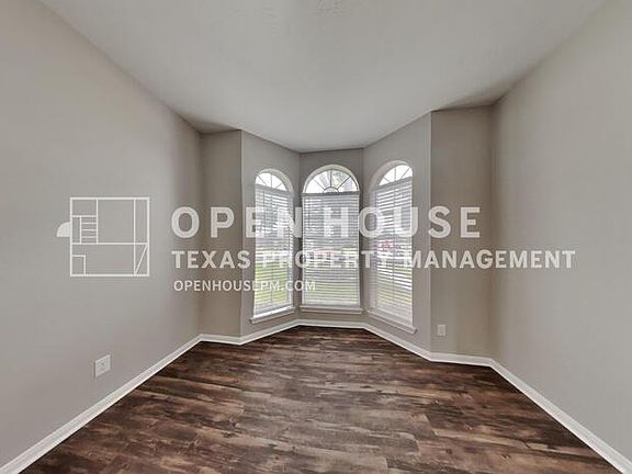 4th image of 3718 Lauderwood Ln