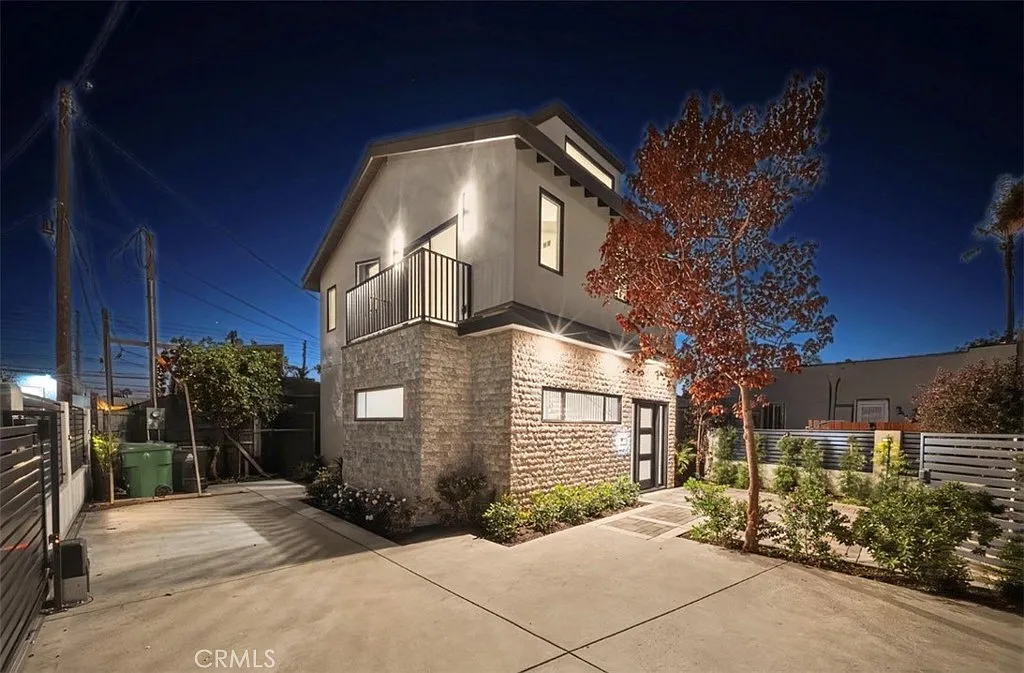 2 bed, 1200 sqft, $7,500 — Photo 1