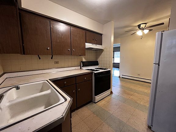 3rd image of 14124 Atlantic Ave #4