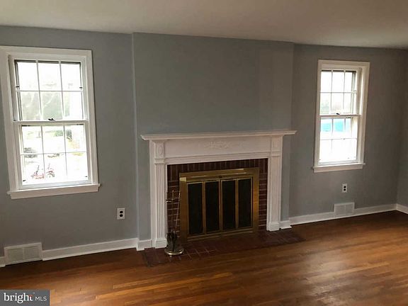 5th image of 250 N Chancellor St