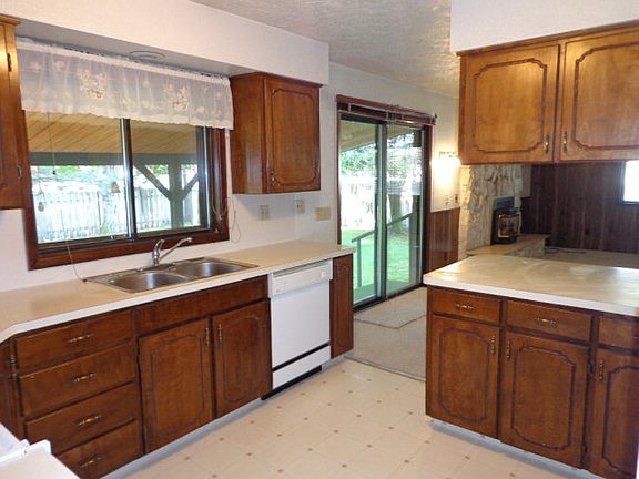 2nd image of 3480 E Ruby Cir
