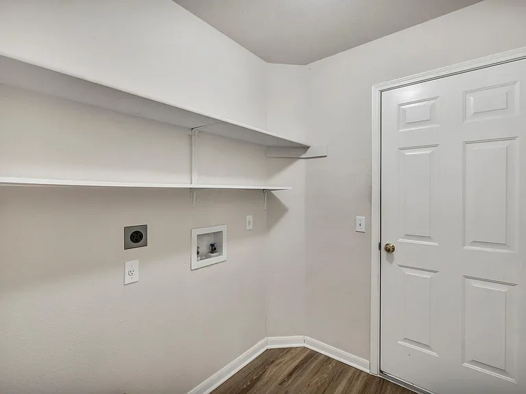 216 Meadowside Dr — Photo 30