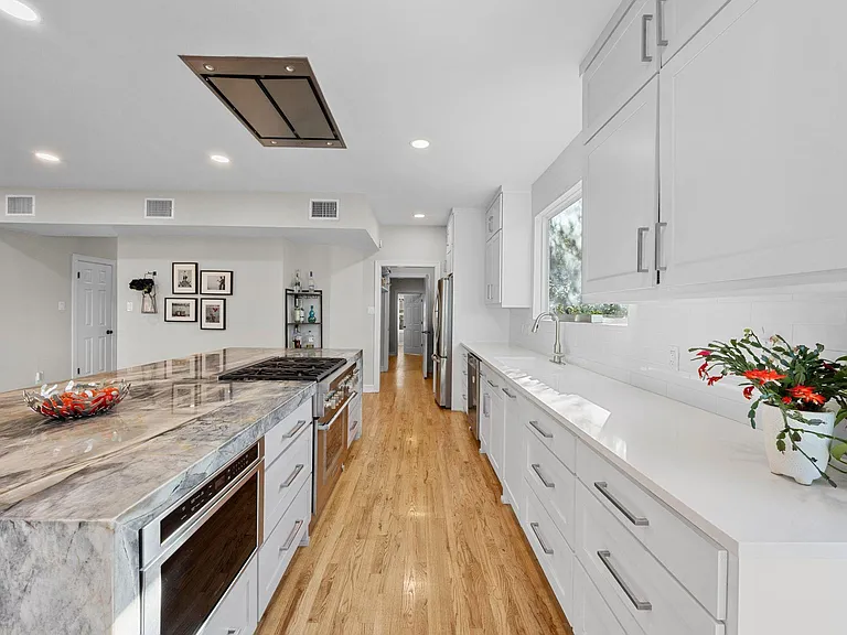 5600 Blueridge Ct — Photo 17