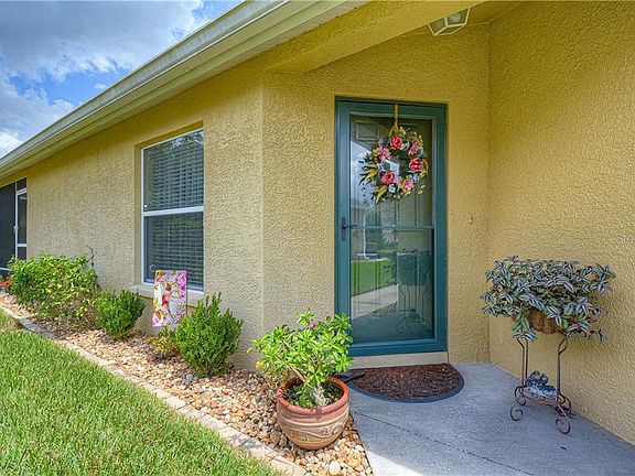 4th image of 31825 Larkenheath Dr