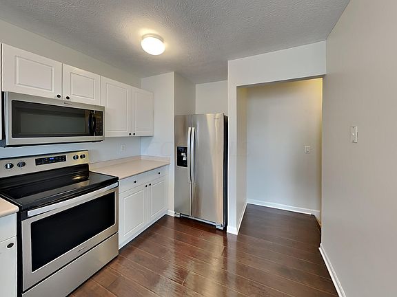 3rd image of 7010 Monarchos Dr