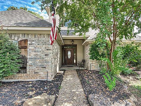 2nd image of 5025 Longstreet Pl