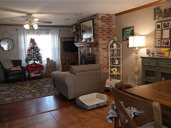 4th image of 475 Sharon Ln