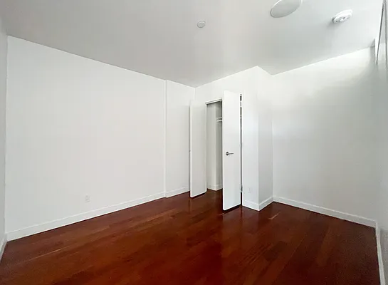 Rented by Kahen Properties | media 26