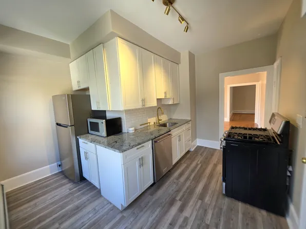 2 Louisburg Pl Floor 2, Providence, RI 02909