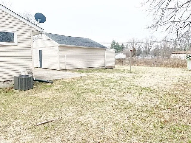 3420 N Elizabeth St — Photo 2