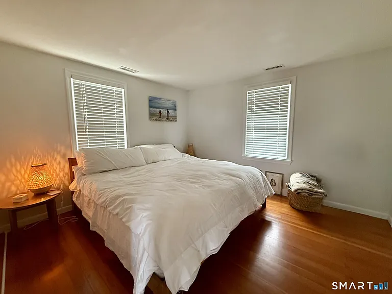 10 Reeves Ave — Photo 13