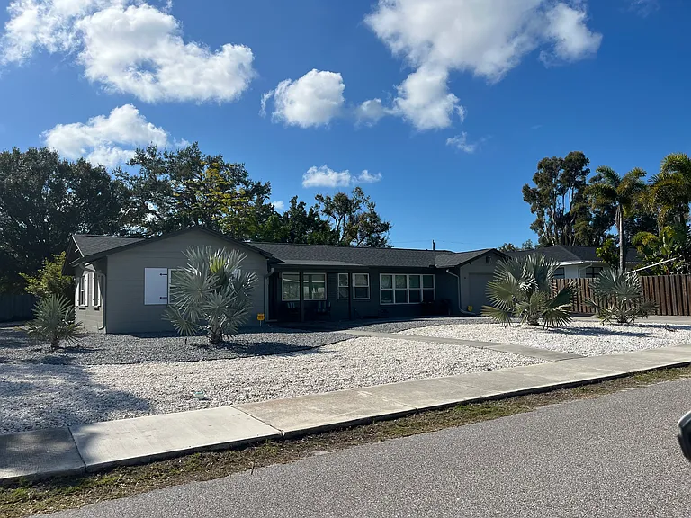 2088 Sunnyside Pl — Photo 1