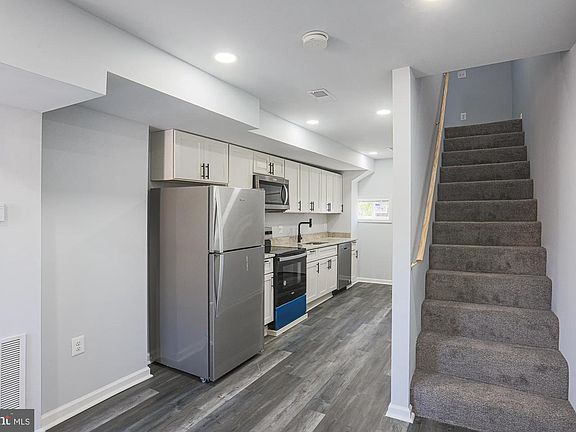 4th image of 1318 N Spring St