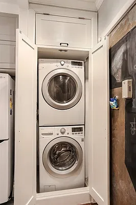 Sold by Corcoran | media 21