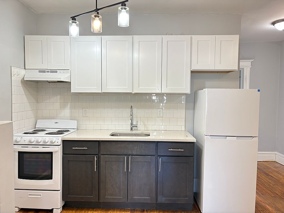 1st image of 102 Vermont Ave Floor 1