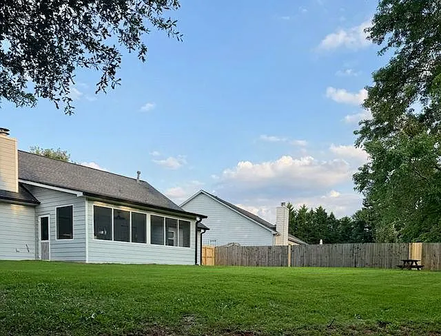 920 Charles Hall Dr — Photo 13