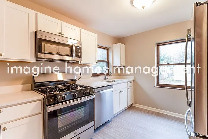 1407 Beacon St — Photo 5