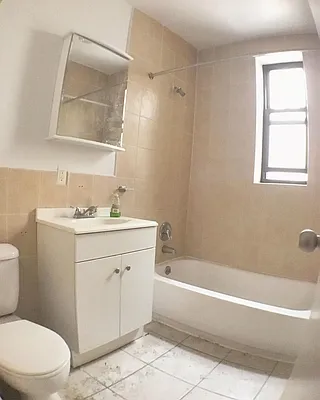 Rented by Lang Realty LLC | media 15