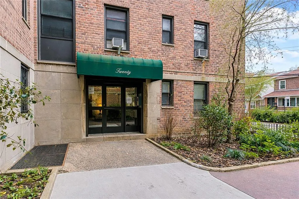20 89th St APT 3A photo 1