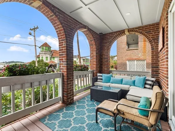 836 Nantasket Ave APT 8, Hull, MA 02045