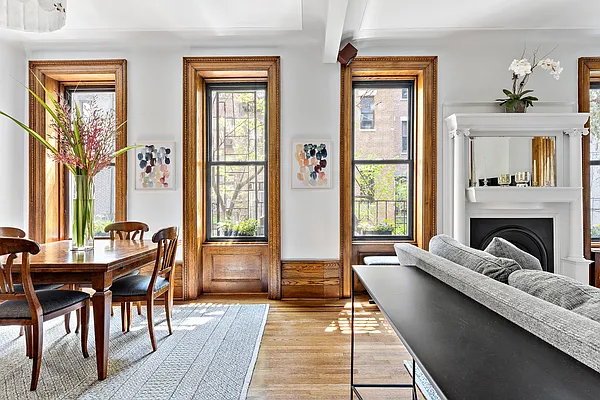 Sold by Compass | media 23