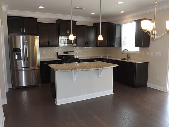 Great sized kitchen with breakfast bar and all appliances