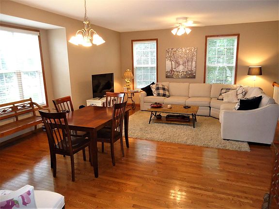 2nd image of 7993 Stratford Cir N