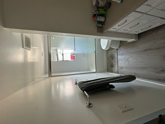 5th image of 314 N Cleveland N #8