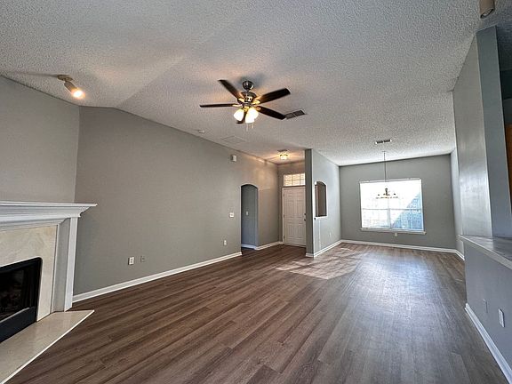4th image of 1295 Highfield Ln