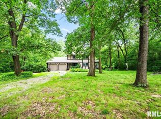 141 Illini Dr, Hopewell, IL 61565