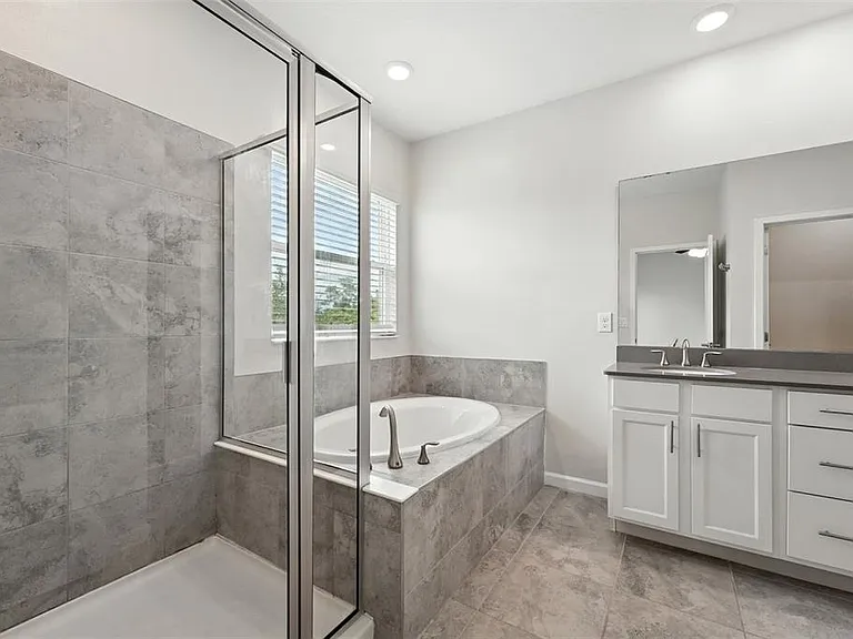 9944 Red Eagle Dr — Photo 29