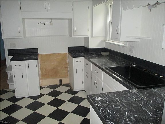 3rd image of 47 Wesley Ave