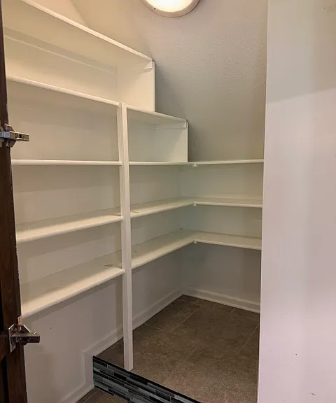 5977 N London Ave — Photo 6
