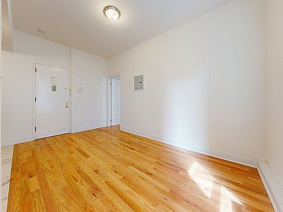 2nd image of 471 Central Park W APT 5A