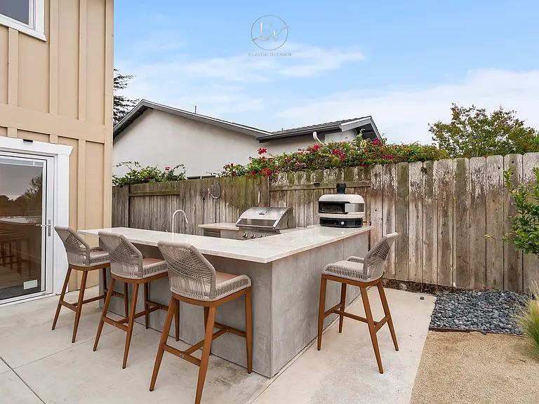 8536 Cliffridge Ave — Photo 33
