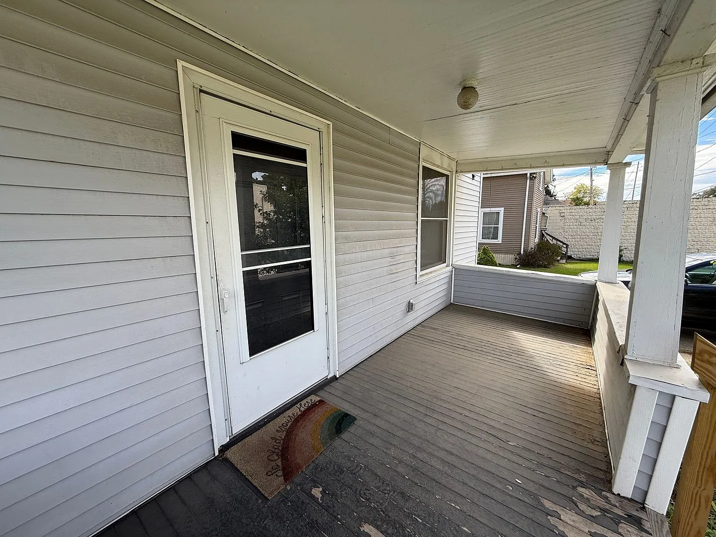Charming 3-Bedroom Home Near Cascades & Ella Sharp Parks — Photo 2